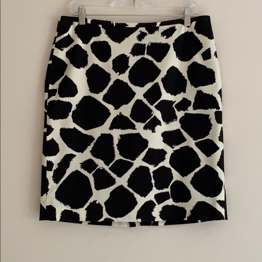 LOFT Black and White Patterned Skirt